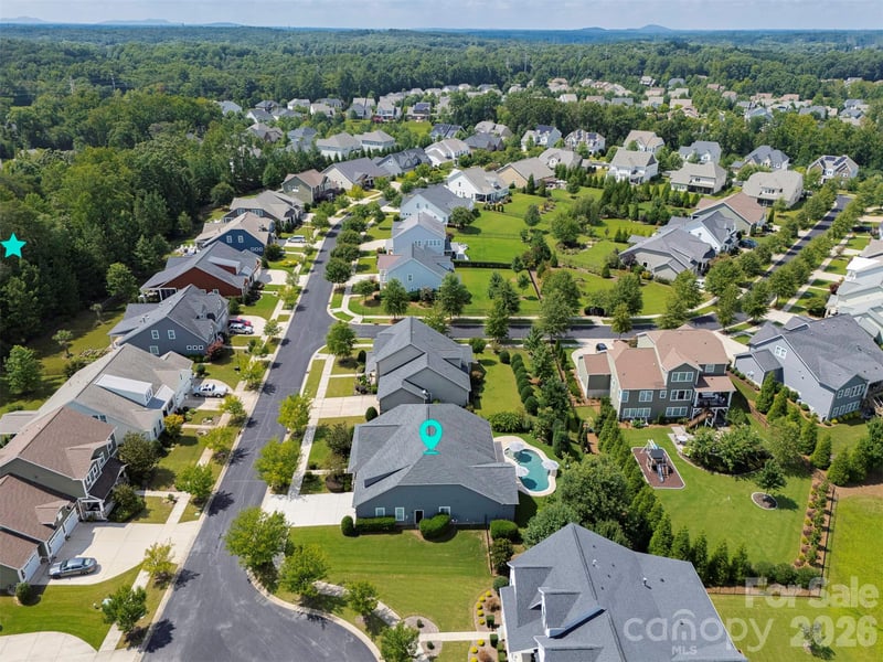 12909 Sandpiper Grove Ct, Charlotte, NC 28278