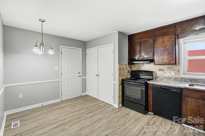 1501 Whisnant St, Charlotte, NC 28206