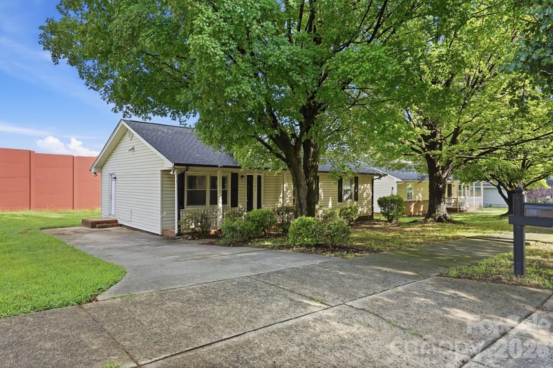 1501 Whisnant St, Charlotte, NC 28206