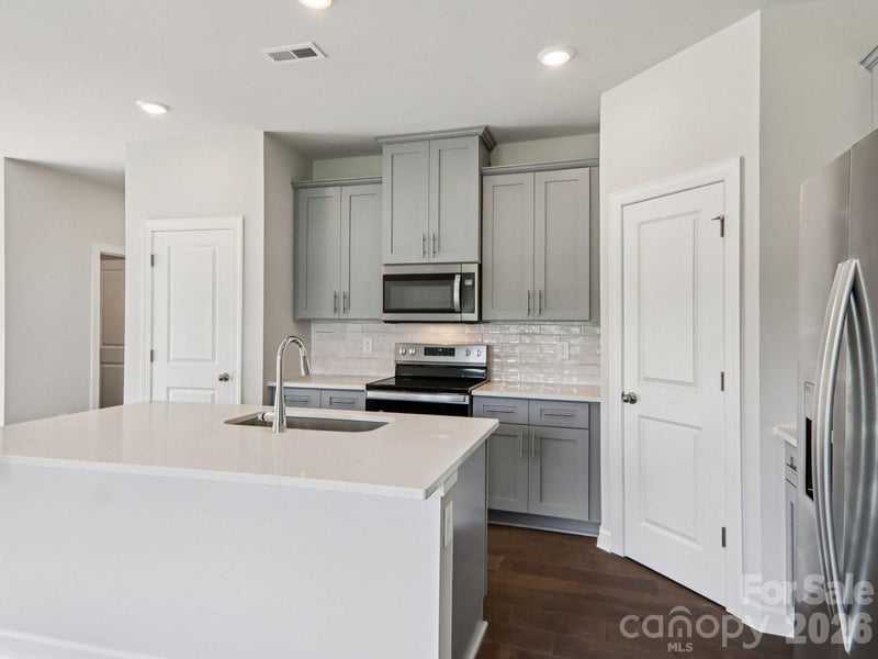 9049 Foggy Brook Loop, Charlotte, NC 28216