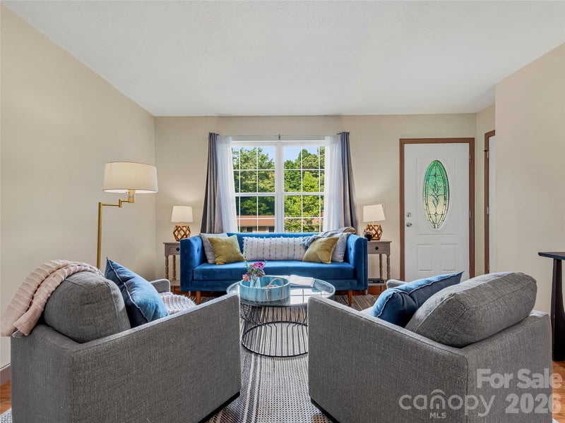 1019 Mountain Dr, Candler, NC 28715