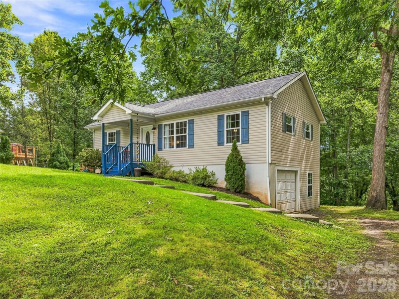 1019 Mountain Dr, Candler, NC 28715