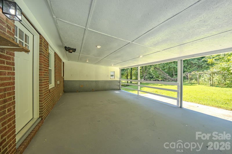 8525 Us 25/70 Hw, Marshall, NC 28753