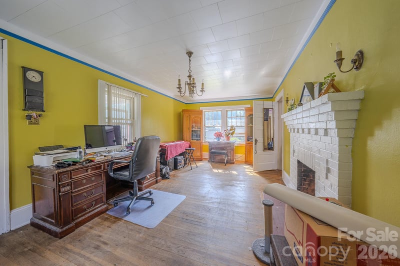 24 Timothy St, Asheville, NC 28801