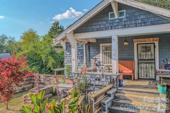 24 Timothy St, Asheville, NC 28801