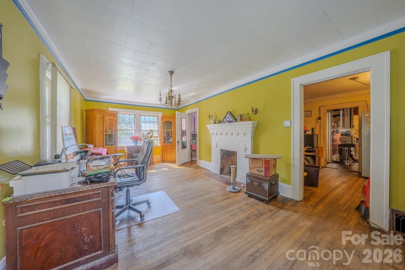 24 Timothy St, Asheville, NC 28801