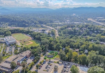 24 Timothy St, Asheville, NC 28801