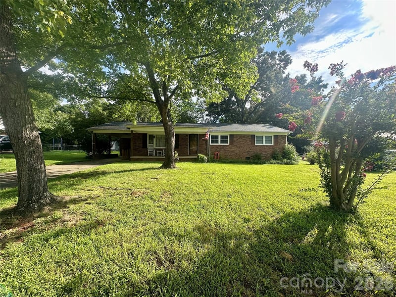 3502 Merry Oaks Ln, Dallas, NC 28034