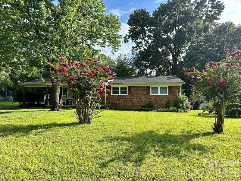 3502 Merry Oaks Ln, Dallas, NC 28034