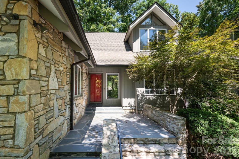 25 Forest Rd, Asheville, NC 28803