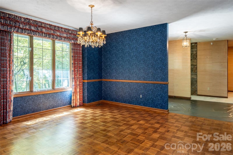 25 Forest Rd, Asheville, NC 28803