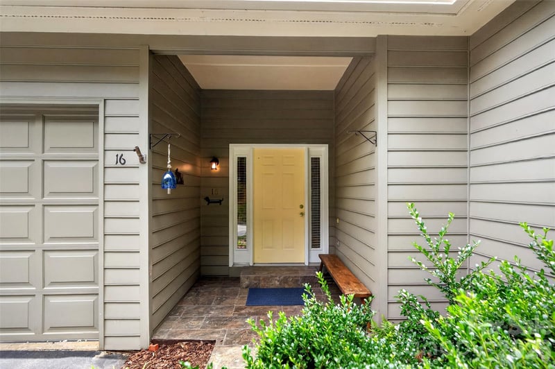 16 Spring Hollow Cir, Asheville, NC 28805