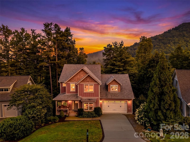 4 Old Bridge Cir, Fairview, NC 28730