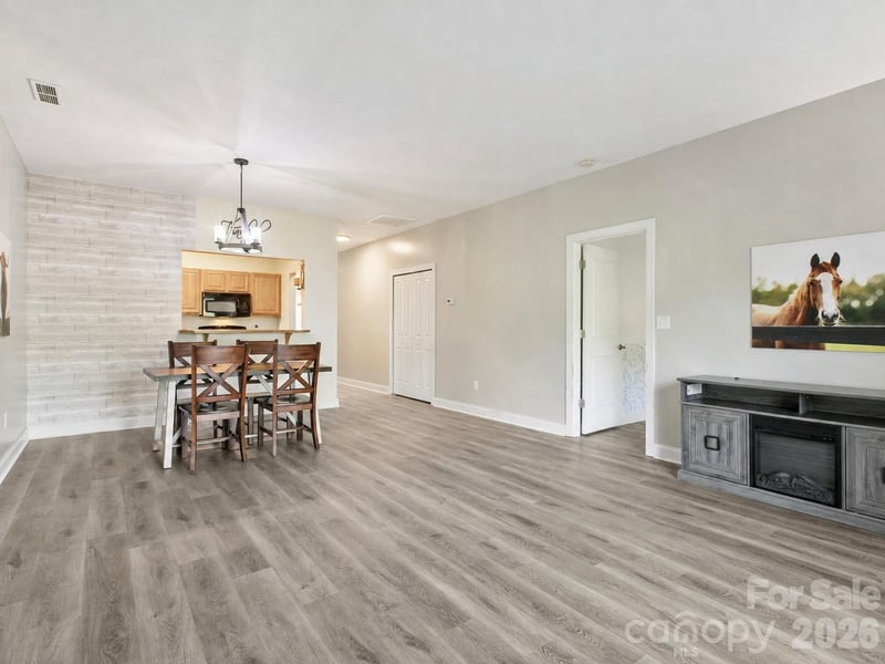 93 Foxden Dr #102, Fletcher, NC 28732