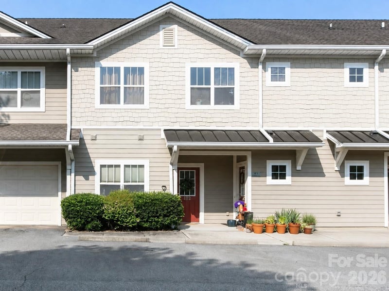 93 Foxden Dr #102, Fletcher, NC 28732