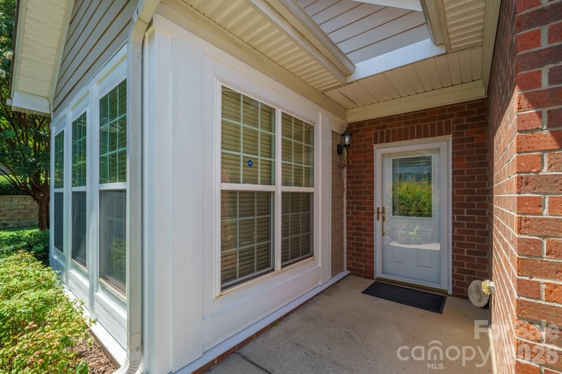 3221 Abbey Walk Ln, Matthews, NC 28105