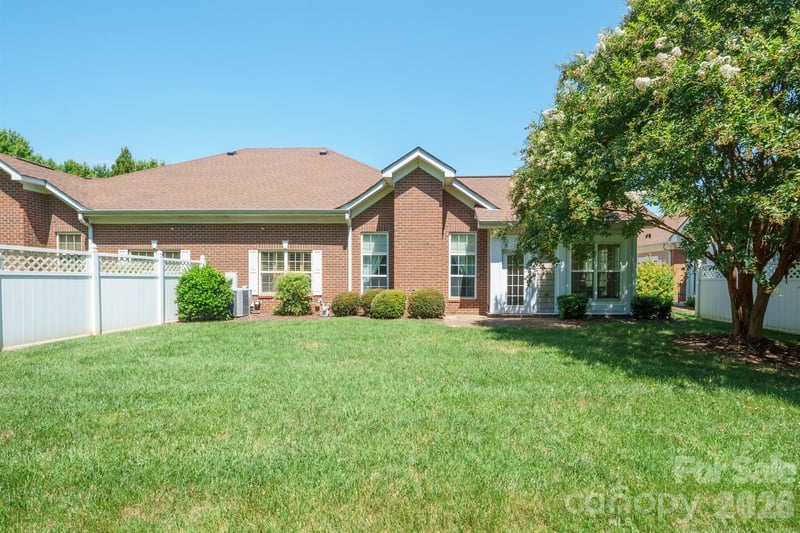 3221 Abbey Walk Ln, Matthews, NC 28105
