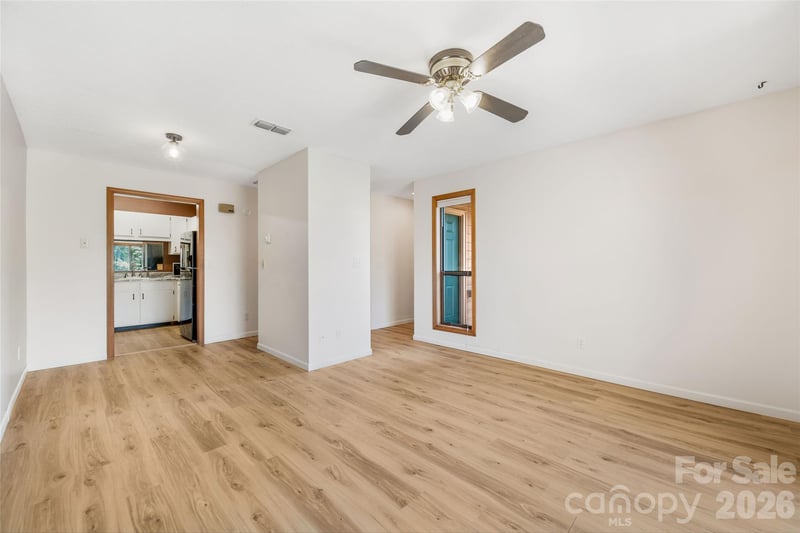 521 Courtwood Ln #8, Hendersonville, NC 28739