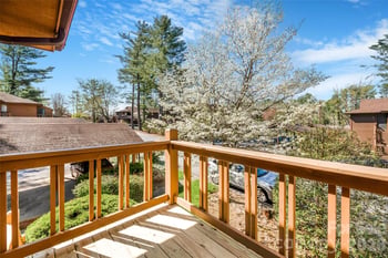 521 Courtwood Ln #8, Hendersonville, NC 28739