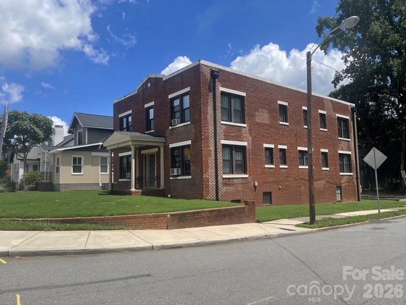 600 Hawthorne Ln, Charlotte, NC 28204