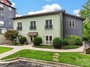 600 N Skyloft Dr #102, Asheville, NC 28801
