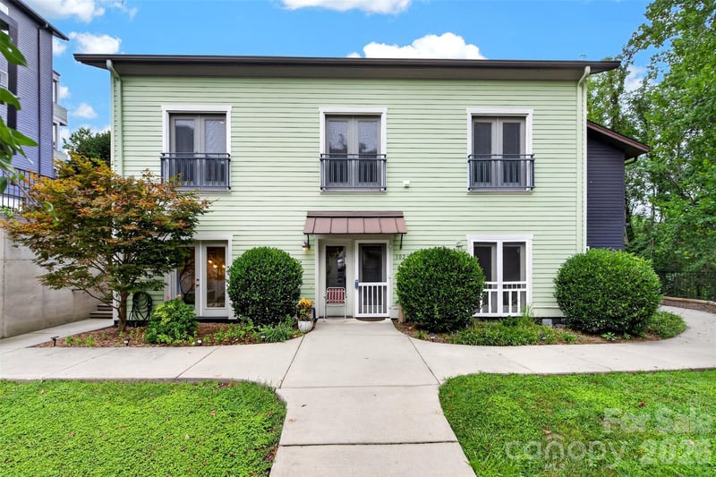 600 N Skyloft Dr #102, Asheville, NC 28801