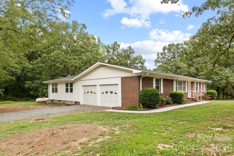 1012 Forest Dr, Marshville, NC 28103