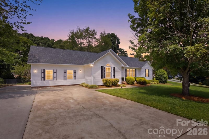 233 Summey Barker Dr, Dallas, NC 28034