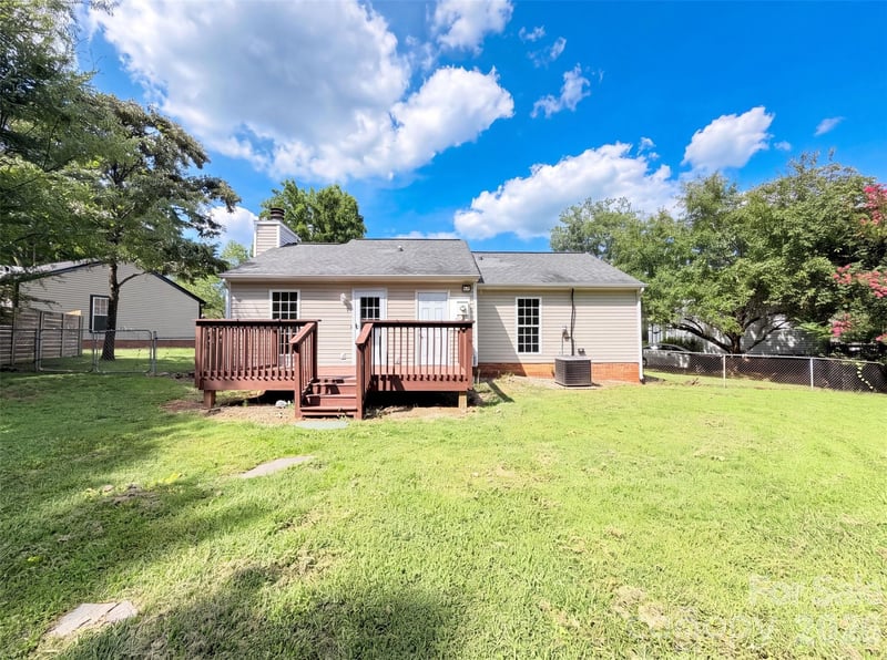 10244 Gloman Ct, Charlotte, NC 28227