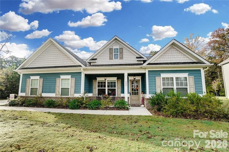 208 Clauser Rd, Mount Holly, NC 28120