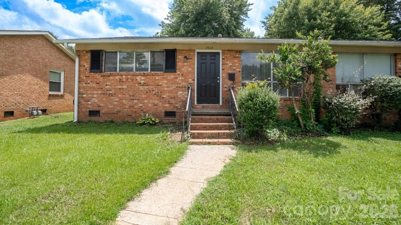 4926 Malibu Dr, Charlotte, NC 28215