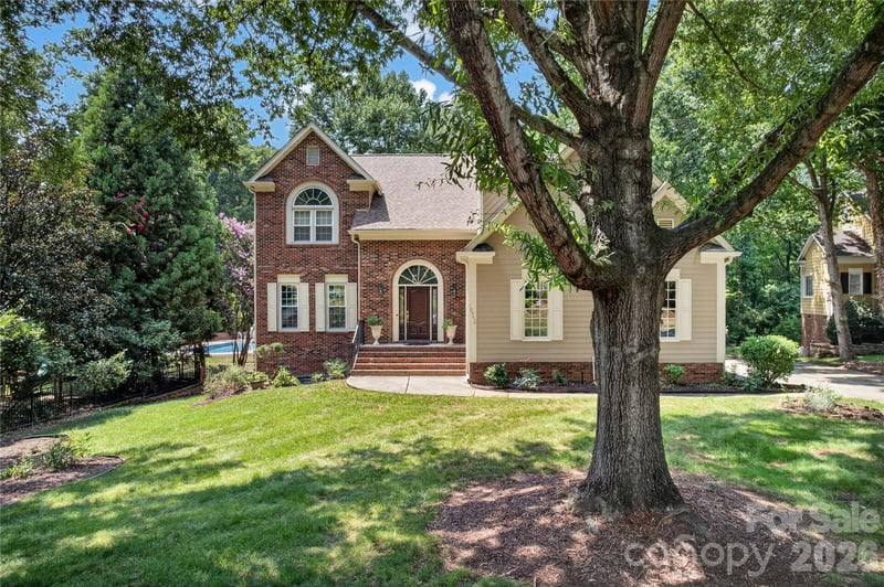 10552 Providence Arbours Dr, Charlotte, NC 28270