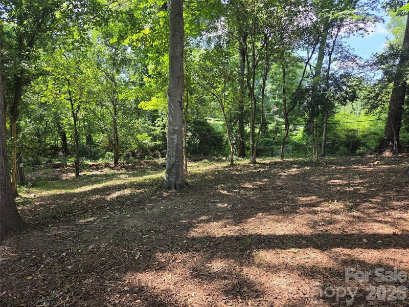 4910 Valley Stream Rd, Charlotte, NC 28209