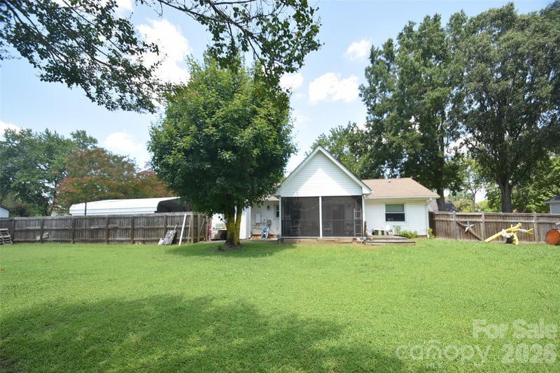 12202 Charing Grove Ln, Charlotte, NC 28273