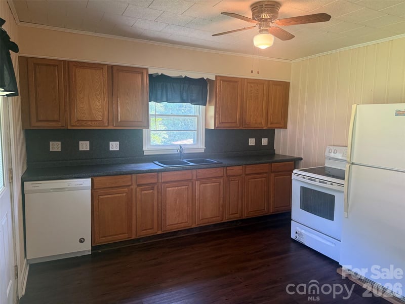 405 Woodland Dr, Kershaw, SC 29067