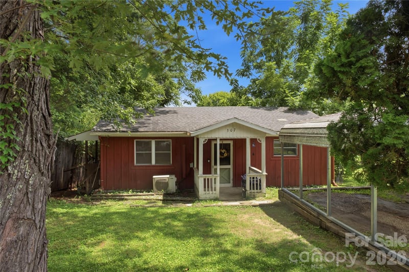 307 Beverly Ave, Hendersonville, NC 28792