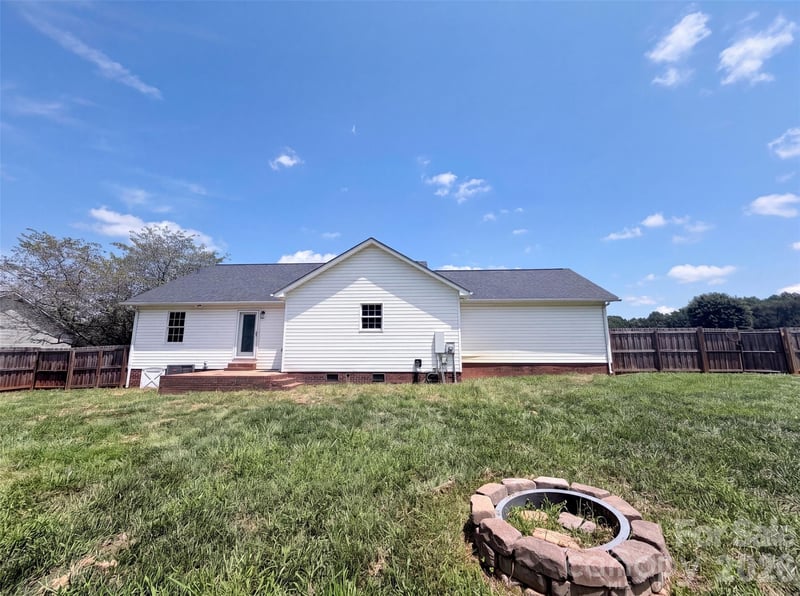 2243 Mintew Cir, Lincolnton, NC 28092