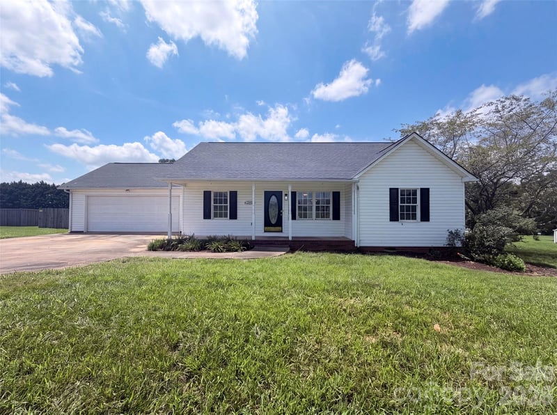 2243 Mintew Cir, Lincolnton, NC 28092