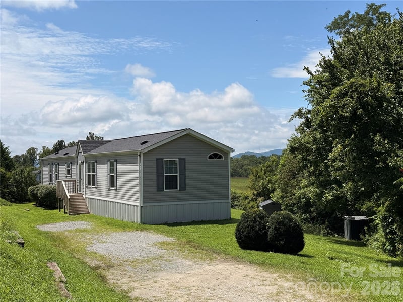 166 Albert Dr, Flat Rock, NC 28731