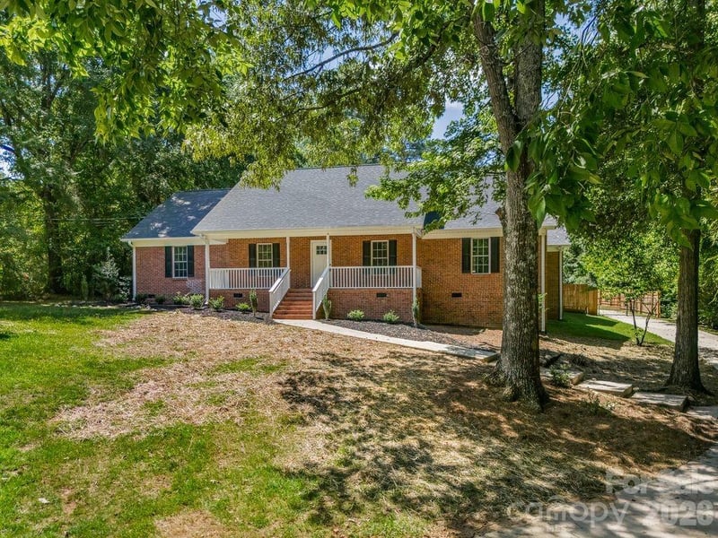 663 Lakeside Dr, Rock Hill, SC 29730