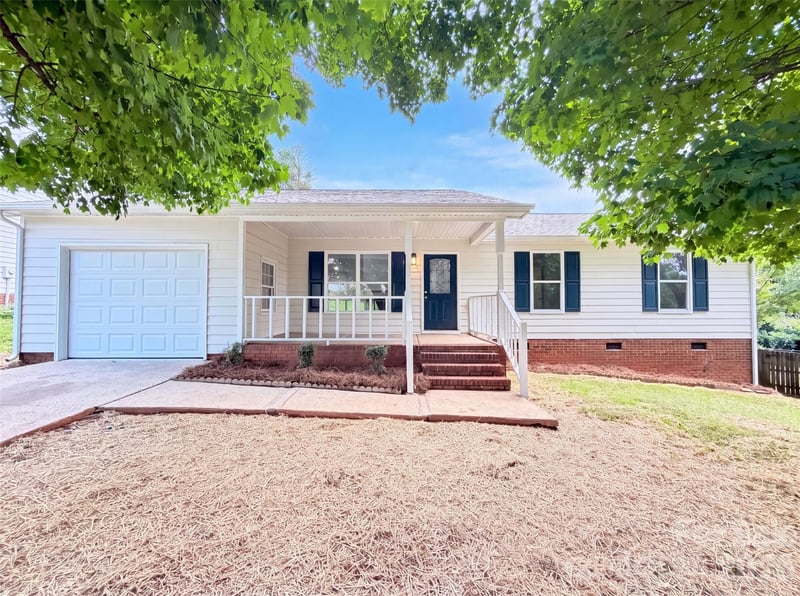 8822 Hunter Green Ln, Charlotte, NC 28227