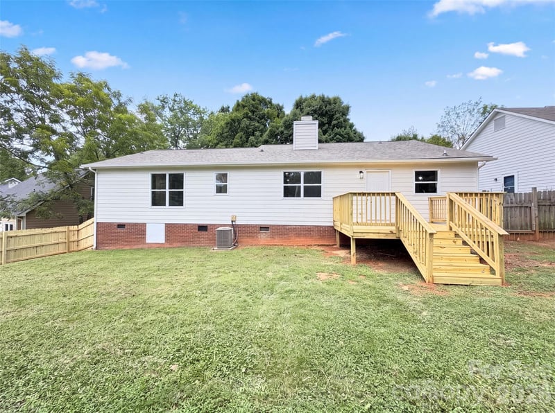 8822 Hunter Green Ln, Charlotte, NC 28227