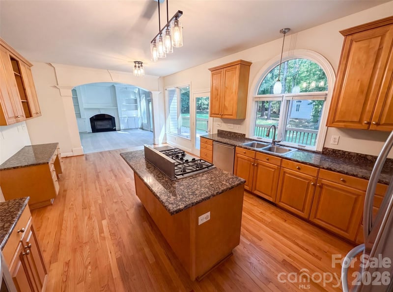 10124 Windtree Ln, Charlotte, NC 28215