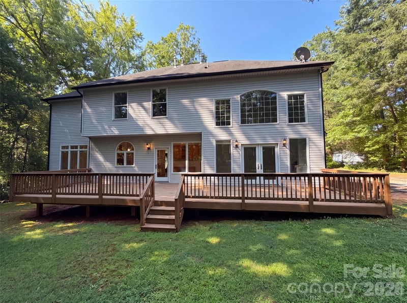 10124 Windtree Ln, Charlotte, NC 28215
