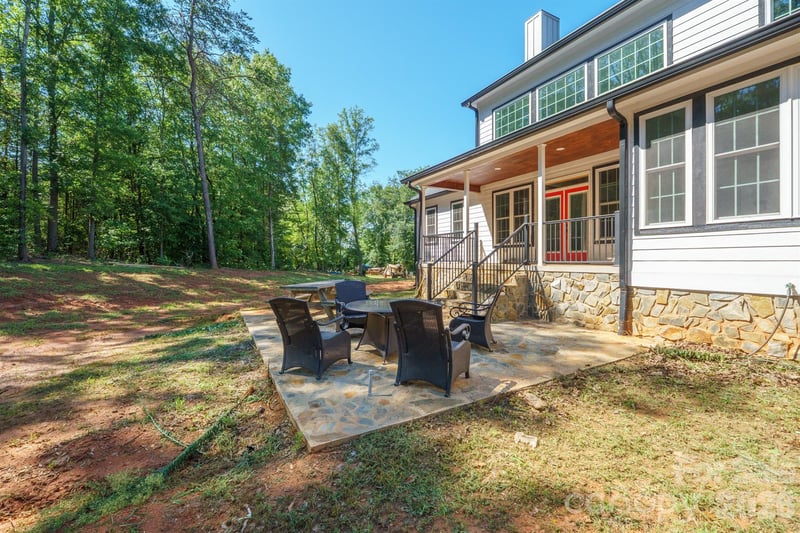 378 Walnut Tree Rd, Statesville, NC 28625