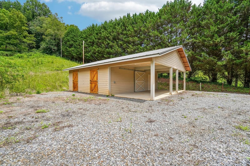 50 Glance Cove Rd, Clyde, NC 28721