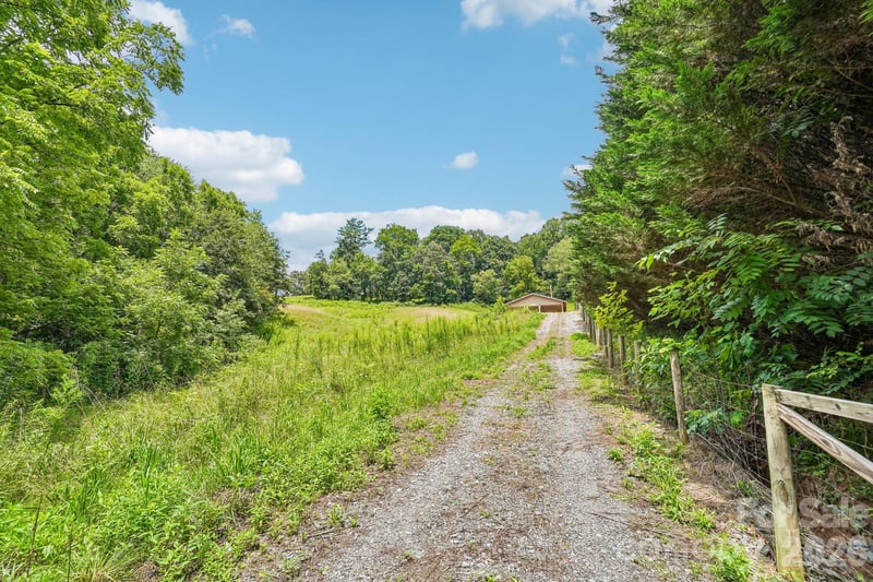 50 Glance Cove Rd, Clyde, NC 28721