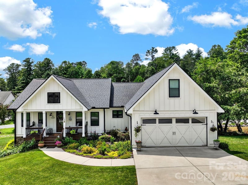 35 Meadow Haven Ct, Mills River, NC 28759