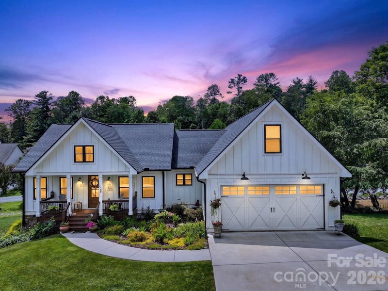 35 Meadow Haven Ct, Mills River, NC 28759