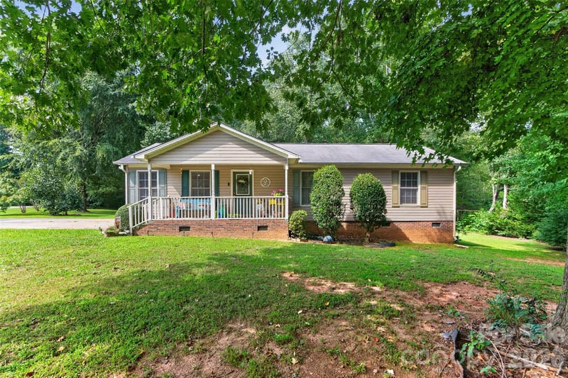 1007 Field Swallow Way, Clover, SC 29710
